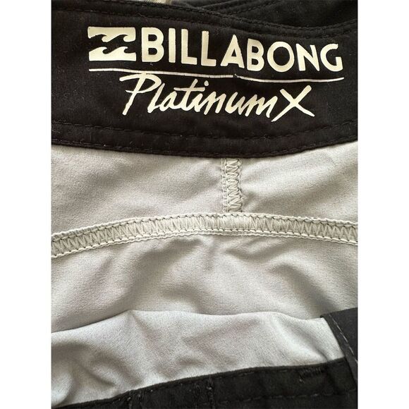 Billabong Men's Gray Striped Board Shorts Size 30 Beach Surf Casual - Picture 6 of 7